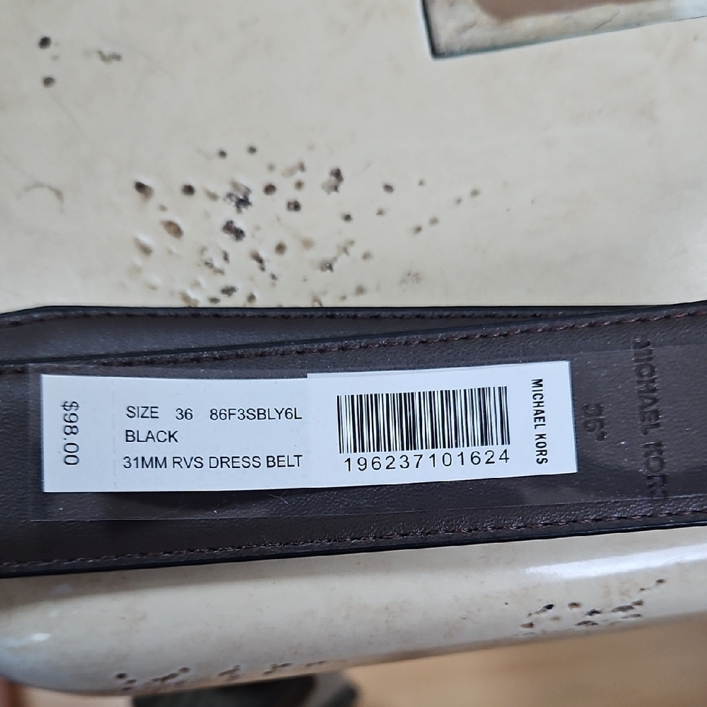 Michael Kors Reversible Belt - Picture 4 of 5